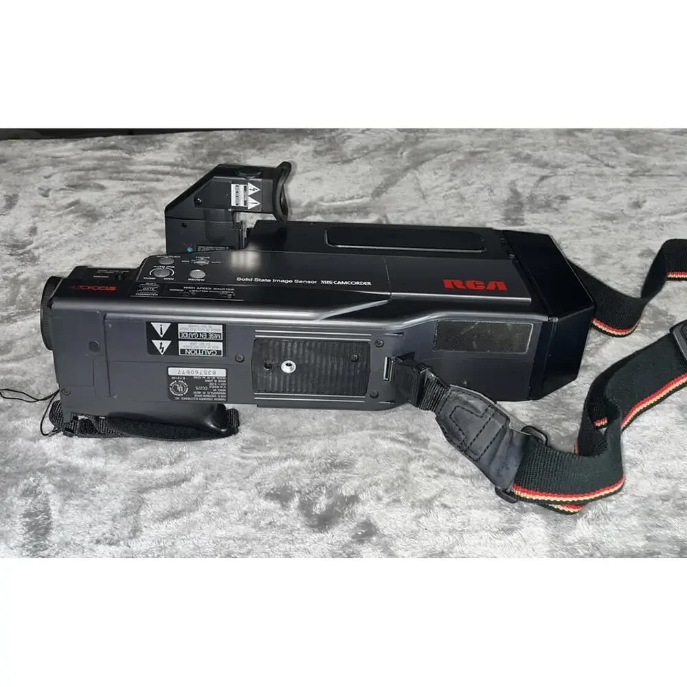 RCA VHS Camcorder CC275 w/ Case & Accessories Vintage Video Camera